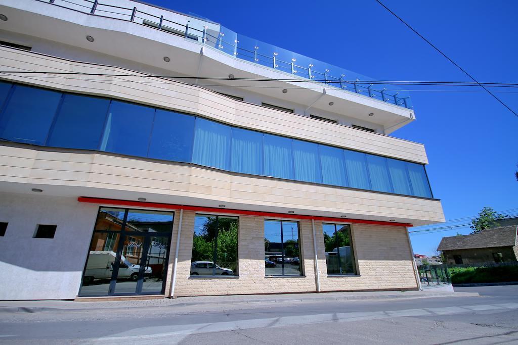 Hotel Eden Tulcea Bagian luar foto