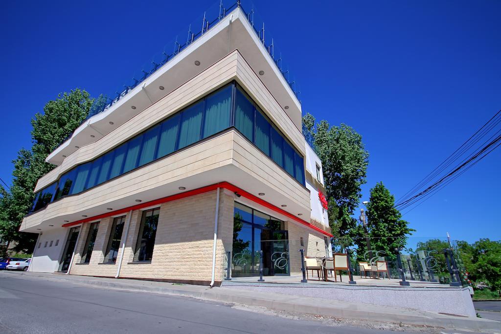 Hotel Eden Tulcea Bagian luar foto