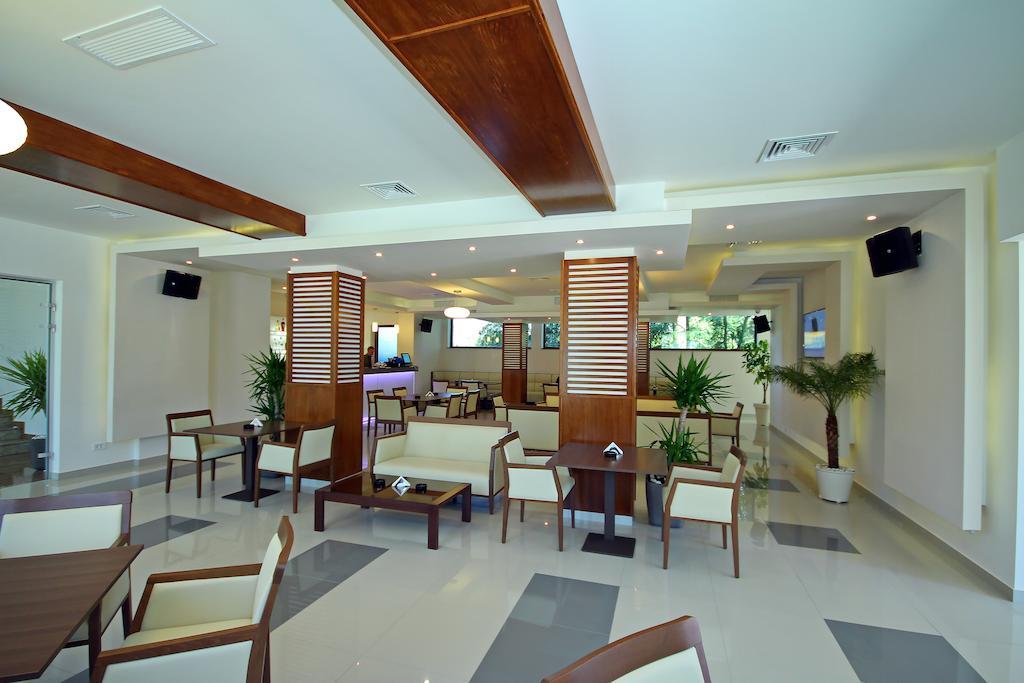 Hotel Eden Tulcea Bagian luar foto